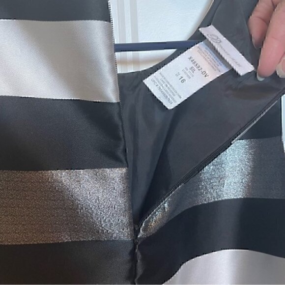 Bonnie jean size 16 girls formal dress - Picture 3 of 7